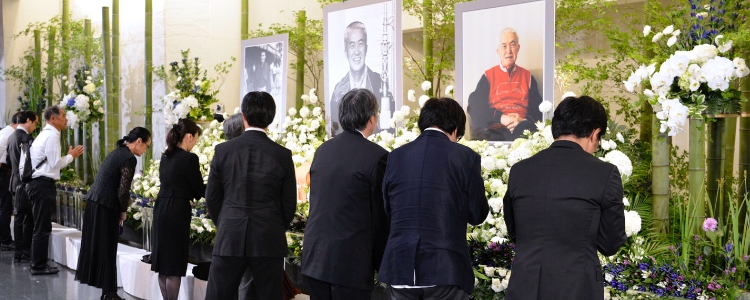 実例の紹介 日比谷花壇のお別れナビ
