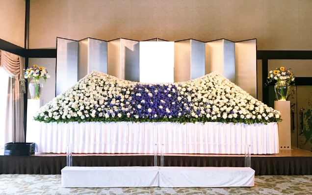 花祭壇 日比谷花壇のお別れナビ